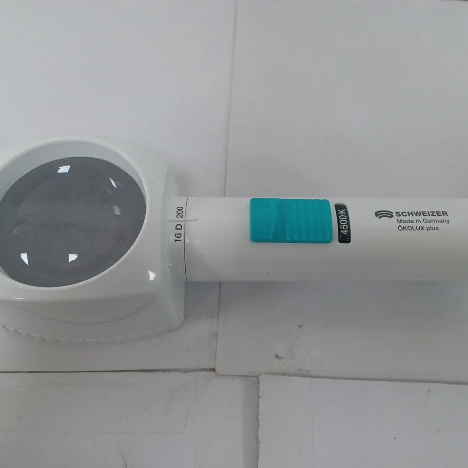 SCHWEIZER OKOLUX PLUS ILLUMINATED MAGNIFIER (16 D 200 4500K)
