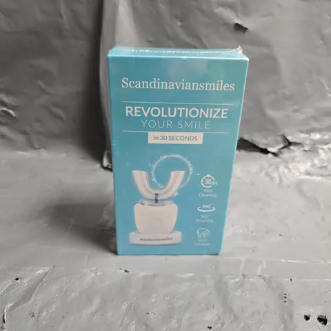 SEALED SCANDINAVIAN SMILES AUTOMATIC MASSAGE WHITENING TOOTHBRUSH