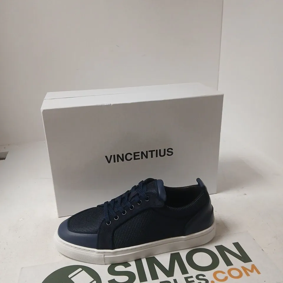 VINCENTIUS V1 SNEAKER NAVY – UK 7 (EU 41)