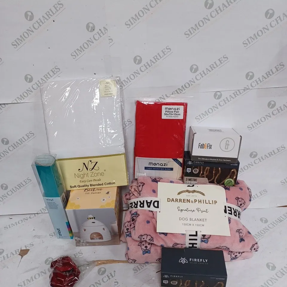 BOX TO CONTAIN APPROX. 20 X ASSORTED HOUSEHOLD PRODUCTS, INCLUDES FABRICS, LIGHTS, OIL BURNER ETC