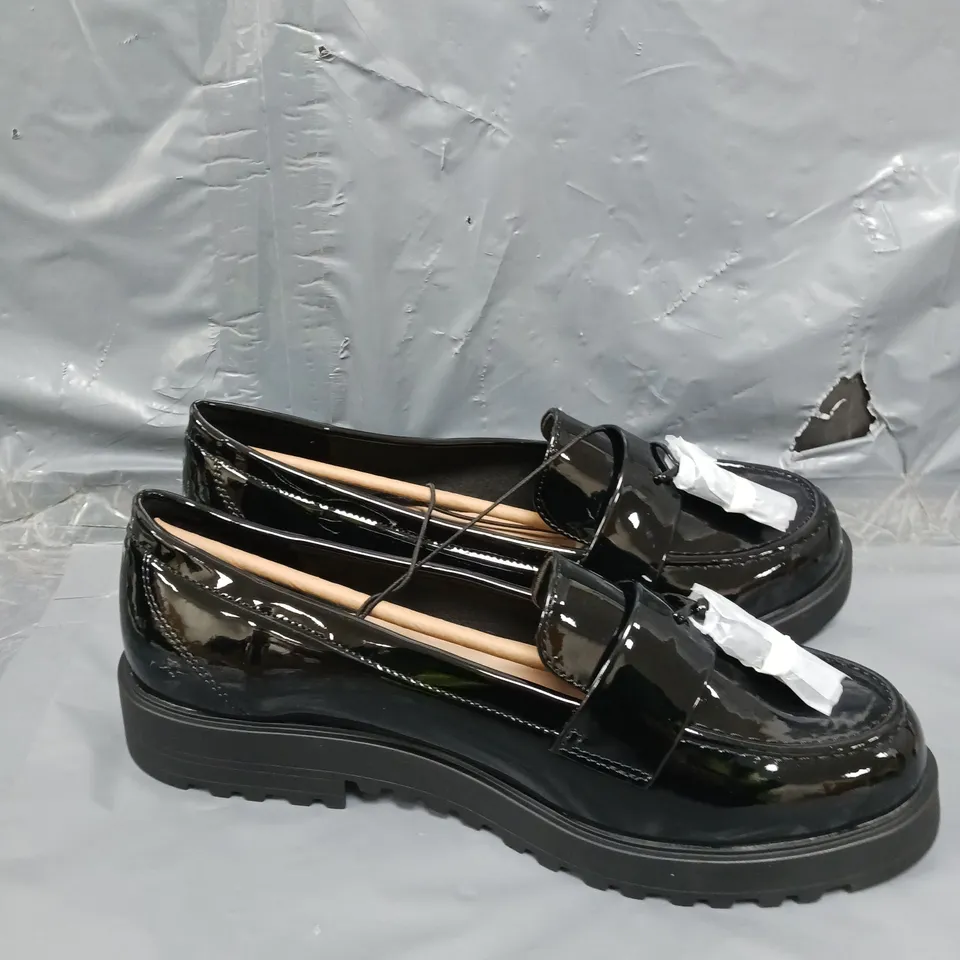 NEW LOOK WIDE FIT BLACK PATENT CHUNKY TASSEL LOAFERS SIZE 7 RRP £32.99