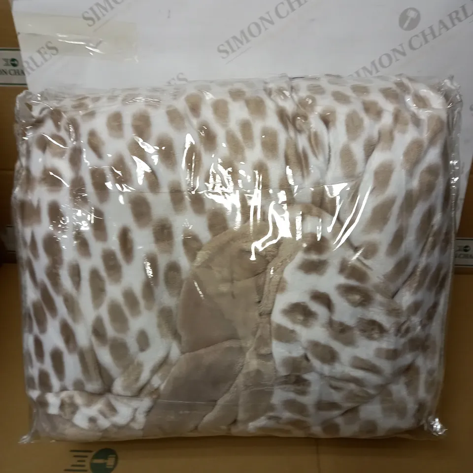 COZEE HOME, VELVETSOFT, DUVET SET- LIGHT TAUPE, KING SIZE