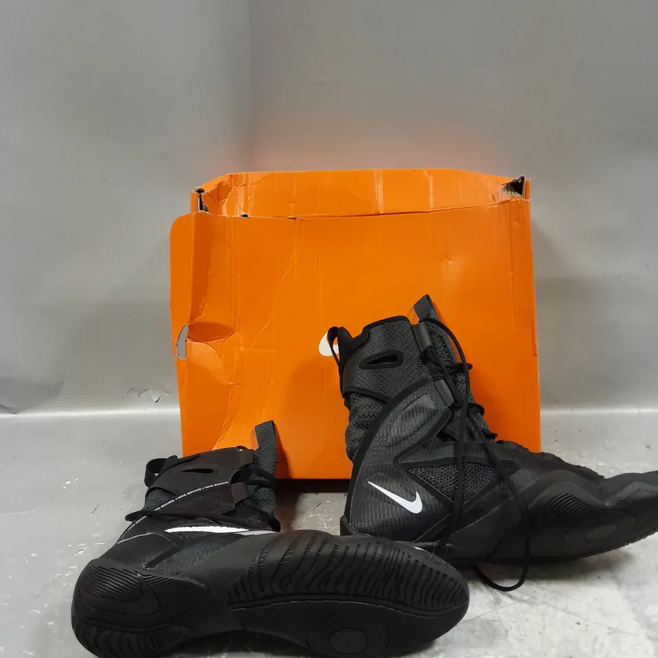 BOXED PAIR OF NIKE HYPERKO 2 BLACK UK 12