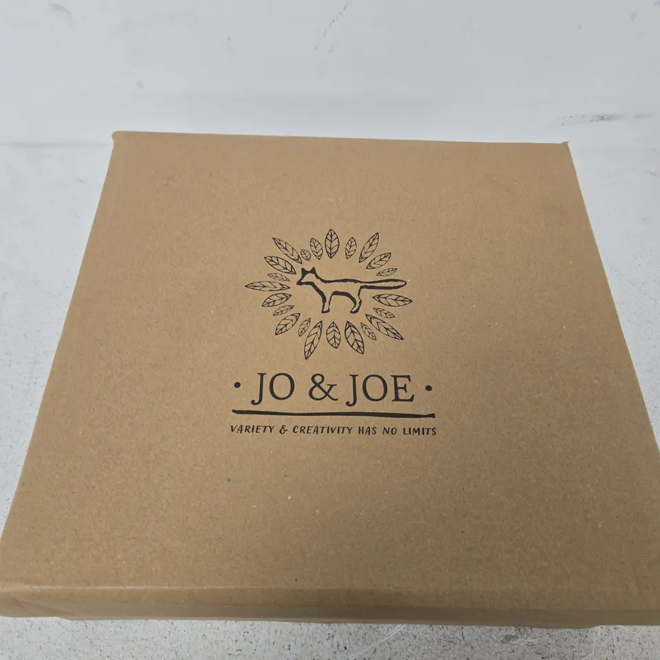 JO & JOE SUTTON ' BLACK CRINKLE PATENT PU BOOTS – UK 5