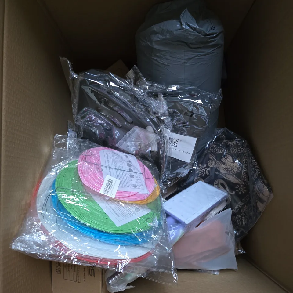 LARGE BOX OF APPROXIMATELY 15 ASSORTED HOUSEHOLD ITEMS TO INCLUDE - BABY MEMORY FOAM PILLOW - PREMIER LED TREE LIGHTS - LOOSER LEAF INFUSER MUG - ETC