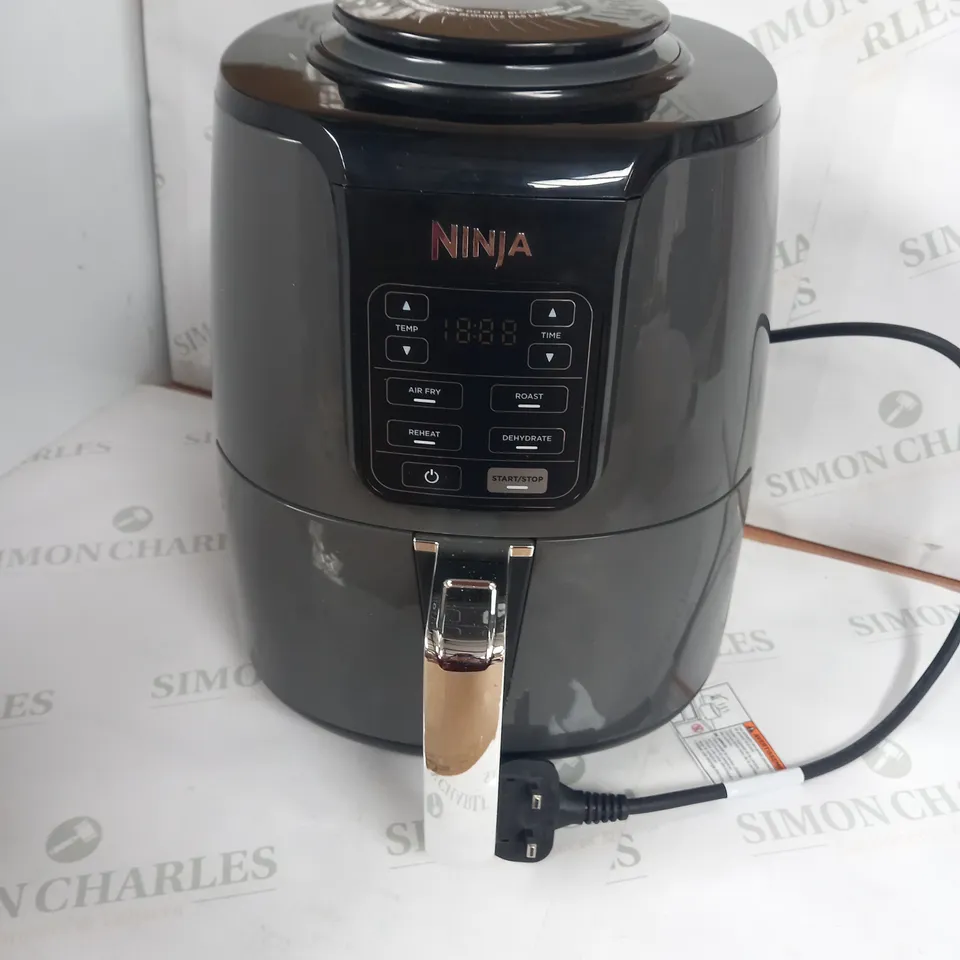 NINJA AIR FRYER