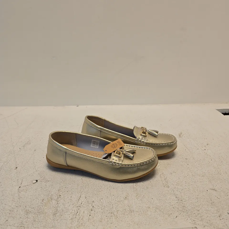 JO & JOE GOLD METALLIC LOAFERS – WOMENS UK 7