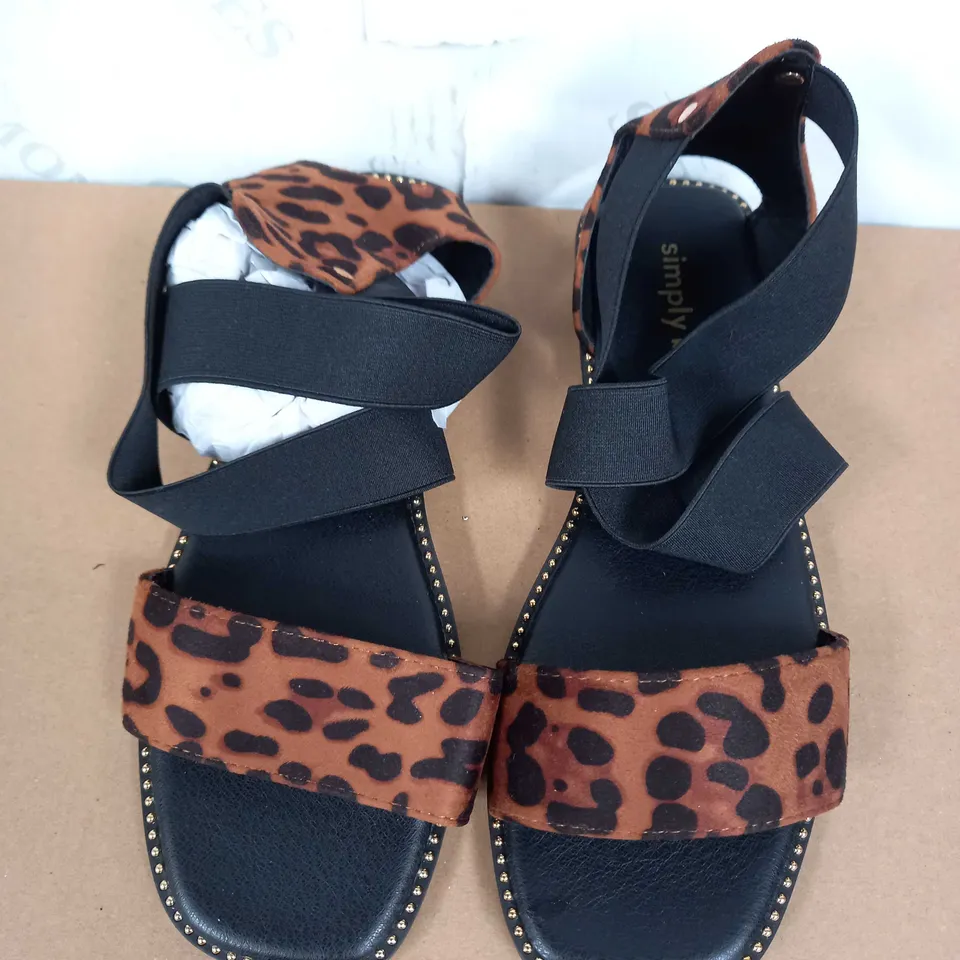 PAIR OF SIMPLY BE SANDALS (BLACK, LEOPARD), SIZE 40 EU
