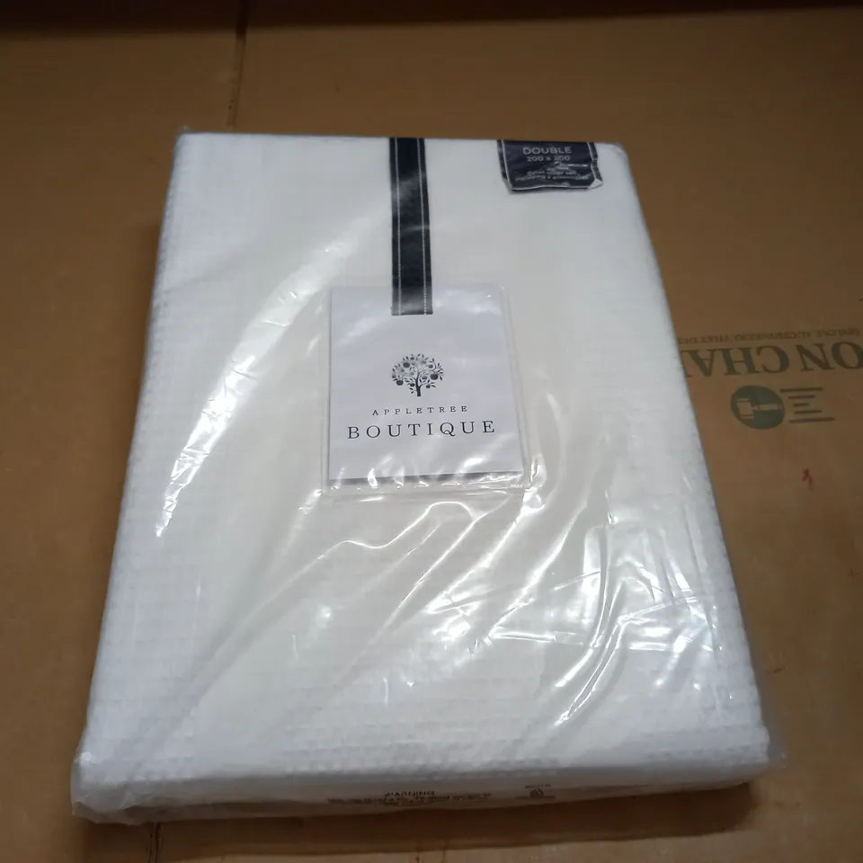 APPLETREE BOUTIQUE WHITE CORDEN DOUBLE DUVET SET