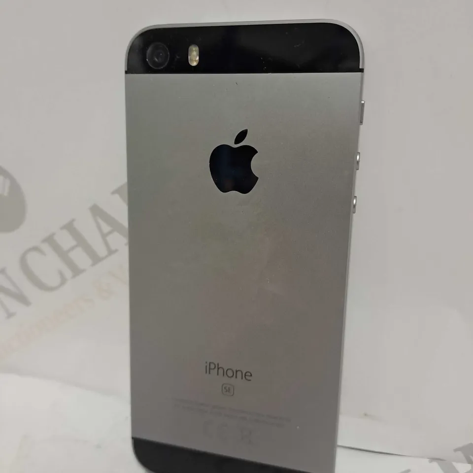 APPLE IPHONE SE SMARTPHONE 