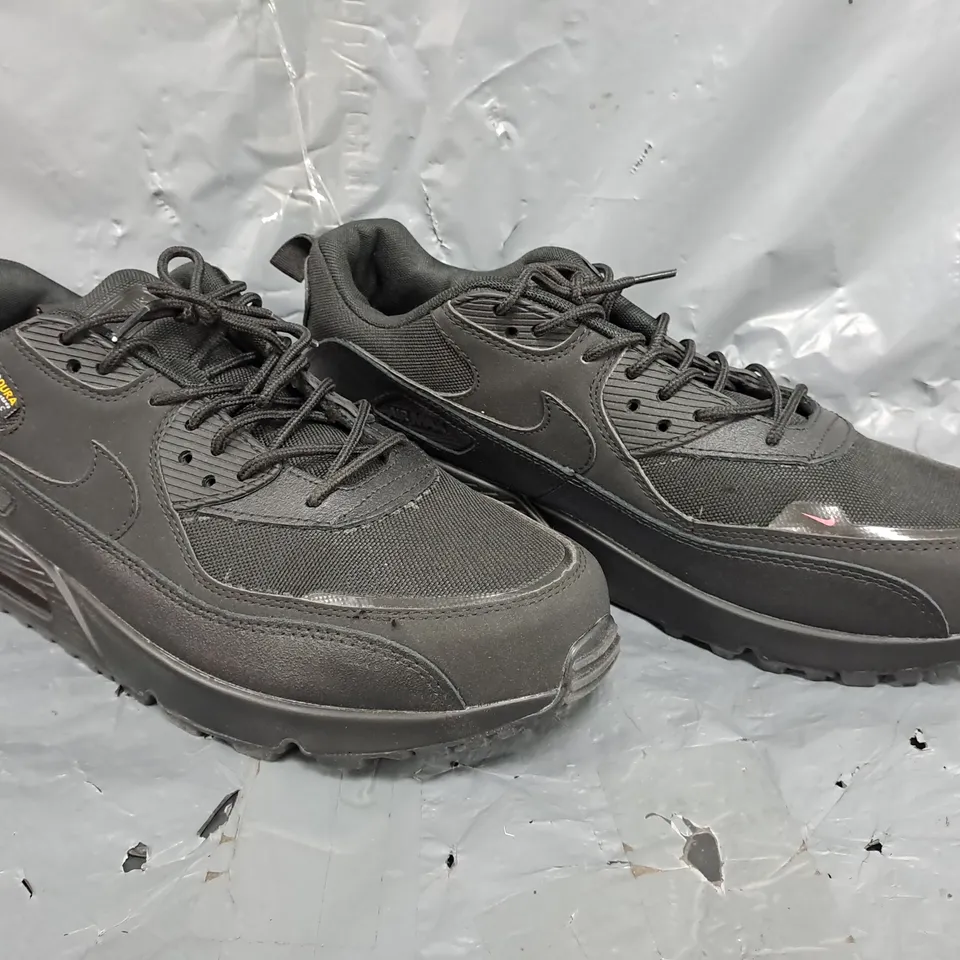 BOXED PAIR OF NIKE AIR MAX 90 SURPLUS SHOES IN BLACK SIZE UK 11