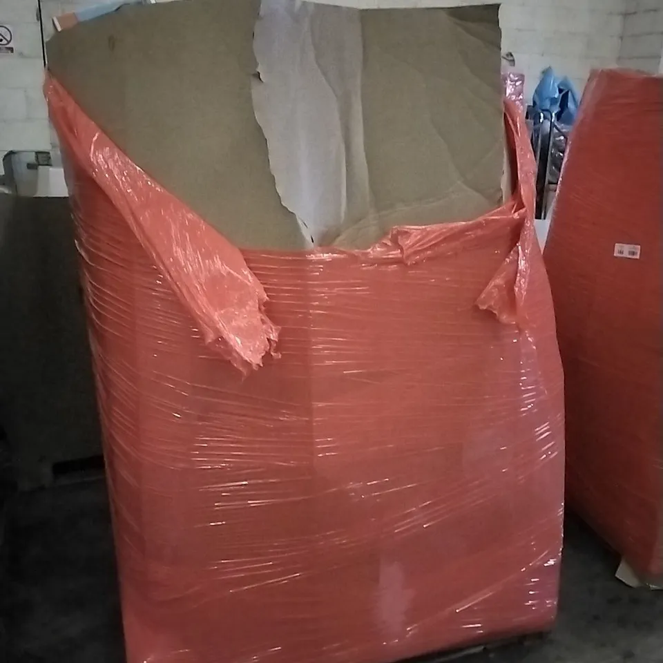 PALLET OF ASSORTED ITEMS INCLUDING SHOE HAT STAND, MUTE SEAT COVER, STEP STOOL, LED BULBS, STEP LADDER 