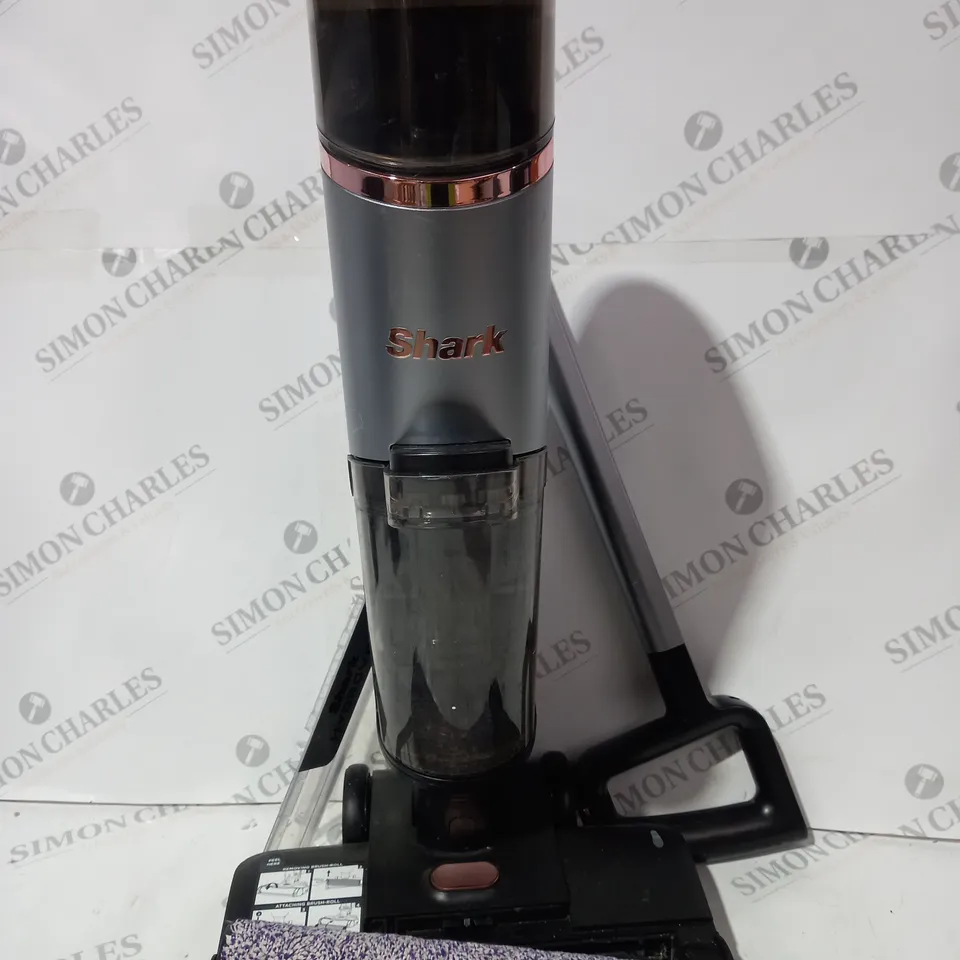 BOXED OUTLET BOXED SHARK HYDROVAC WET & DRY CORDLESS 3-IN-1 HARD FLOOR CLEANING SYSTEM