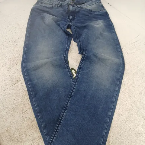 Hugo Boss Jeans – Men’s Blue Denim with Boss Label