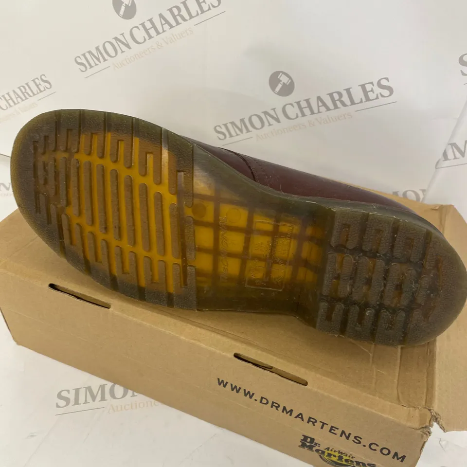 BOXED PAIR OF DR MARTENS SHOES SIZE 10