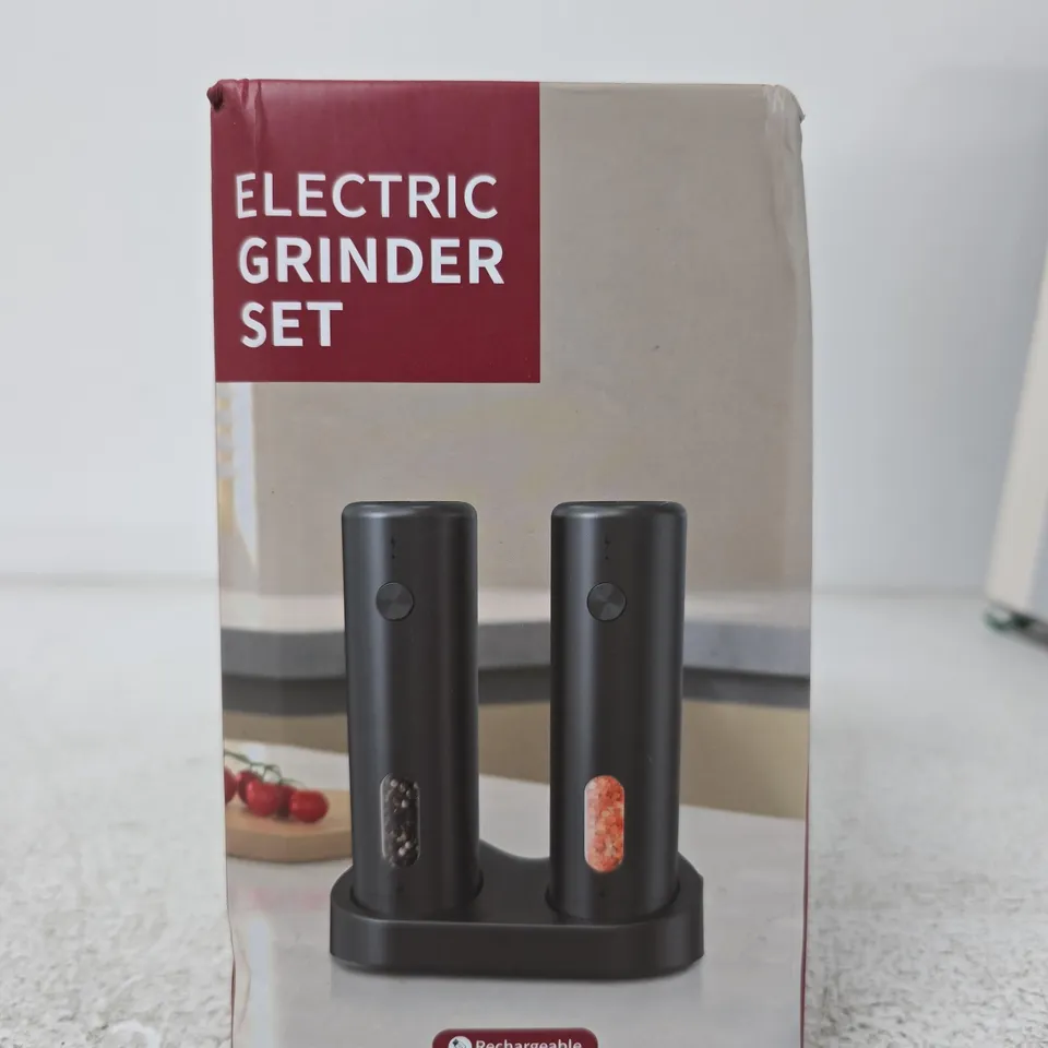 ELECTRIC GRINDER SET – RECHARGEABLE, BOXED
