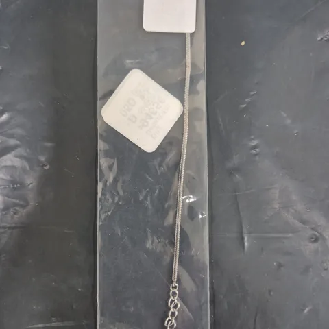 BOX OF APPROXIMATELY 50 YOSITHA CHAINS