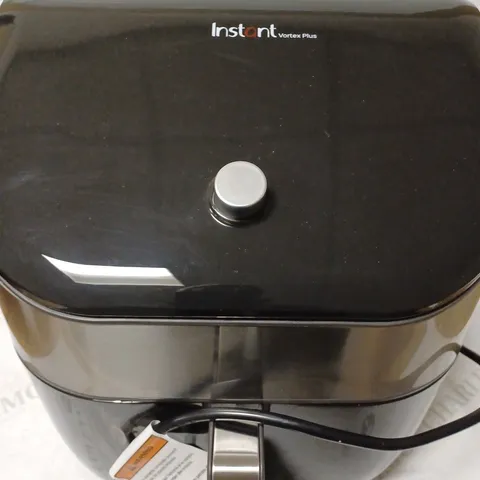 INSTANT VORTEX PLUS WITH CLEARCOOK DIGITAL HEALTH AIR FRYER