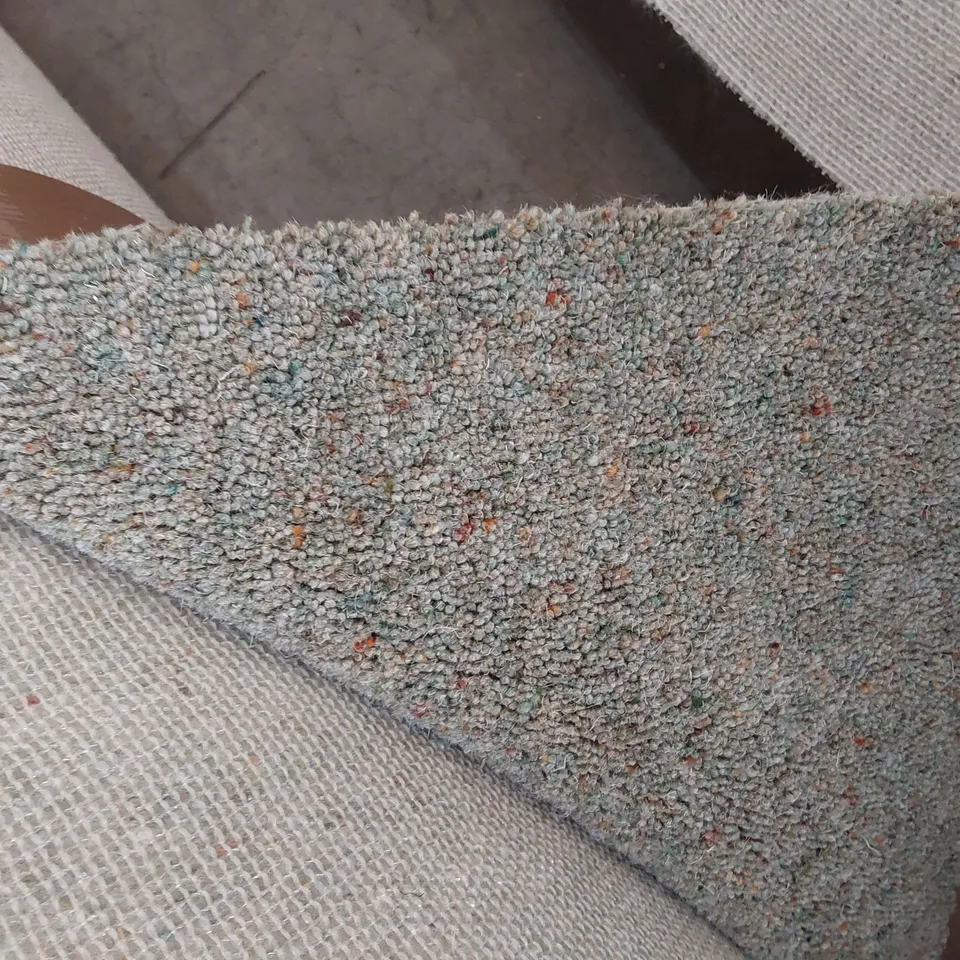 ROLL OF QUALITY GREEN FLECKED CARPET APPROXIMATELY 4M × 12.22M