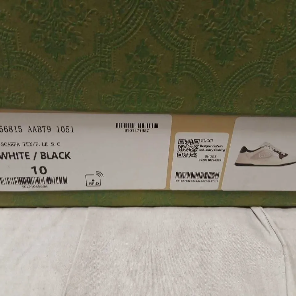 GUCCI WHITE/BLACK SNEAKERS – SIZE 10 