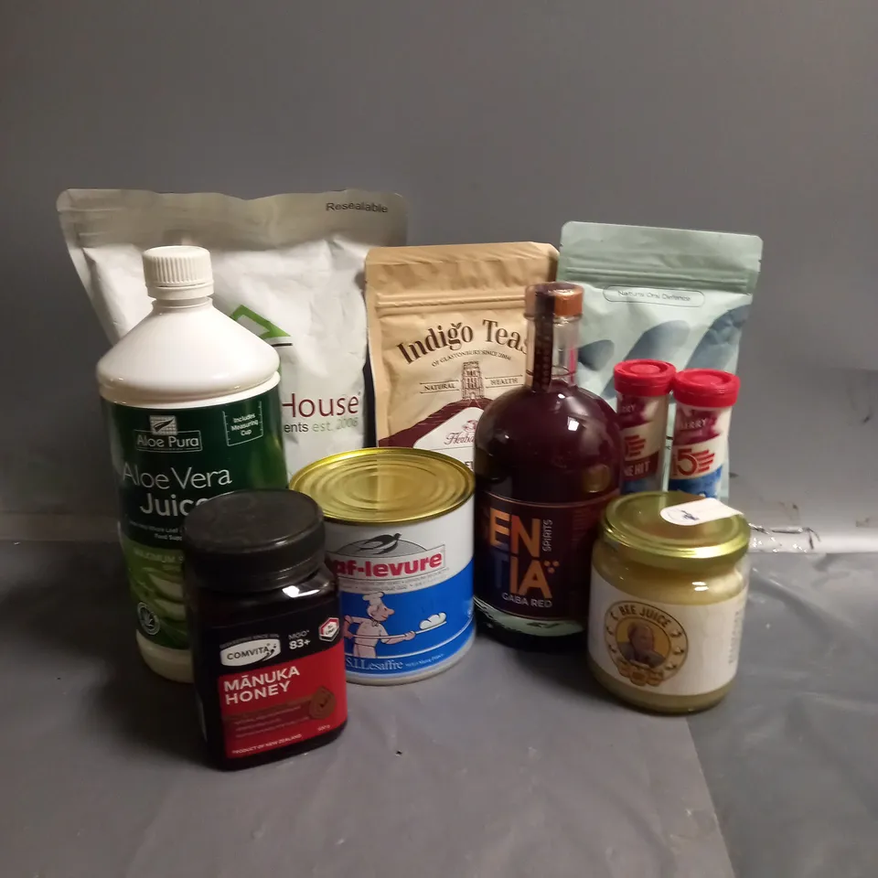 APPROXIMATELY 10 ASSORTED FOOD/DRINK PRODUCTS TO INCLUDE - ALOE PURA ALOE VERA JUICE - SAF LEVURE DRIED ACTIVE YEAST - KAIGUM XYLITOL CHEWING GUM - ETC