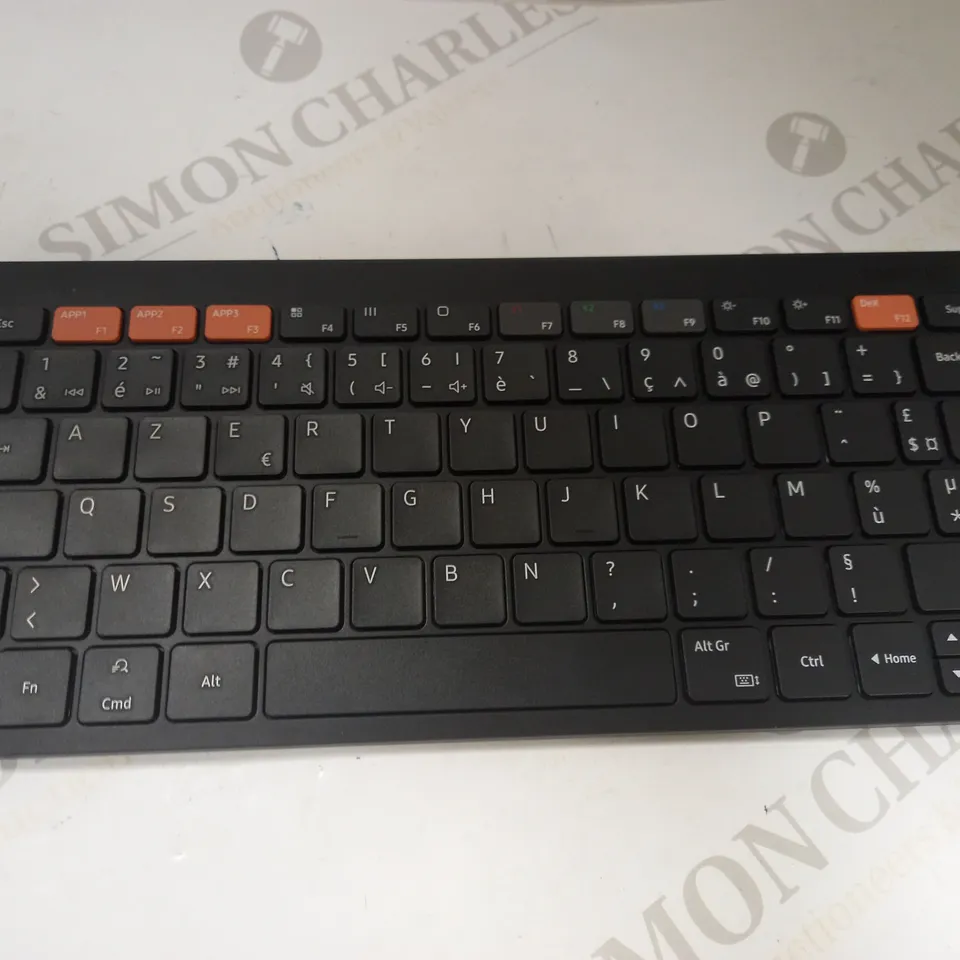 SAMSUNG UNIVERSAL SMART KEYBOARD