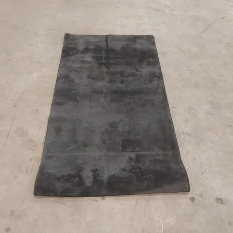 QUALITY DESIGNER AREA RUG - APPROXIMATELY 150 x 80cm