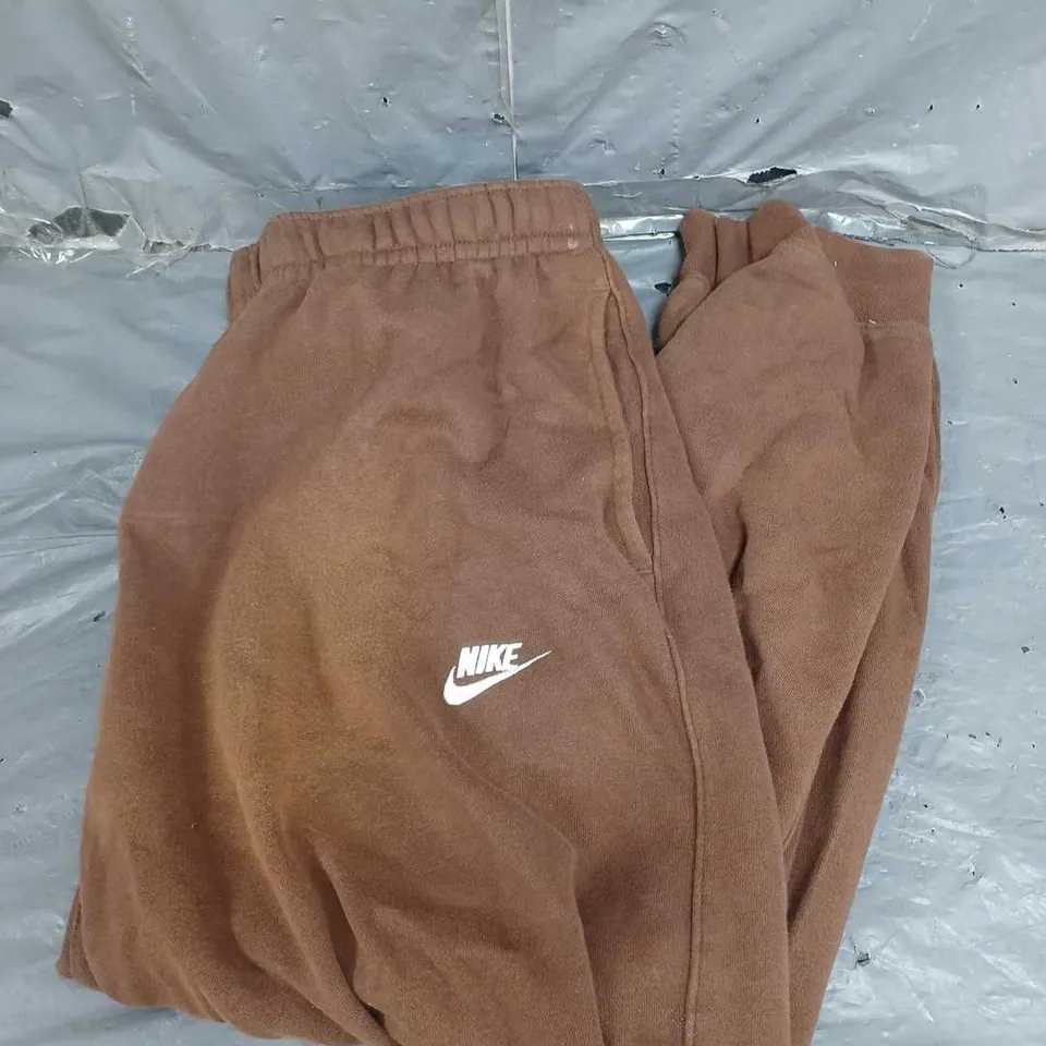 NIKE EMBROIDERED LOGO JOGGERS IN BROWN SIZE XXL