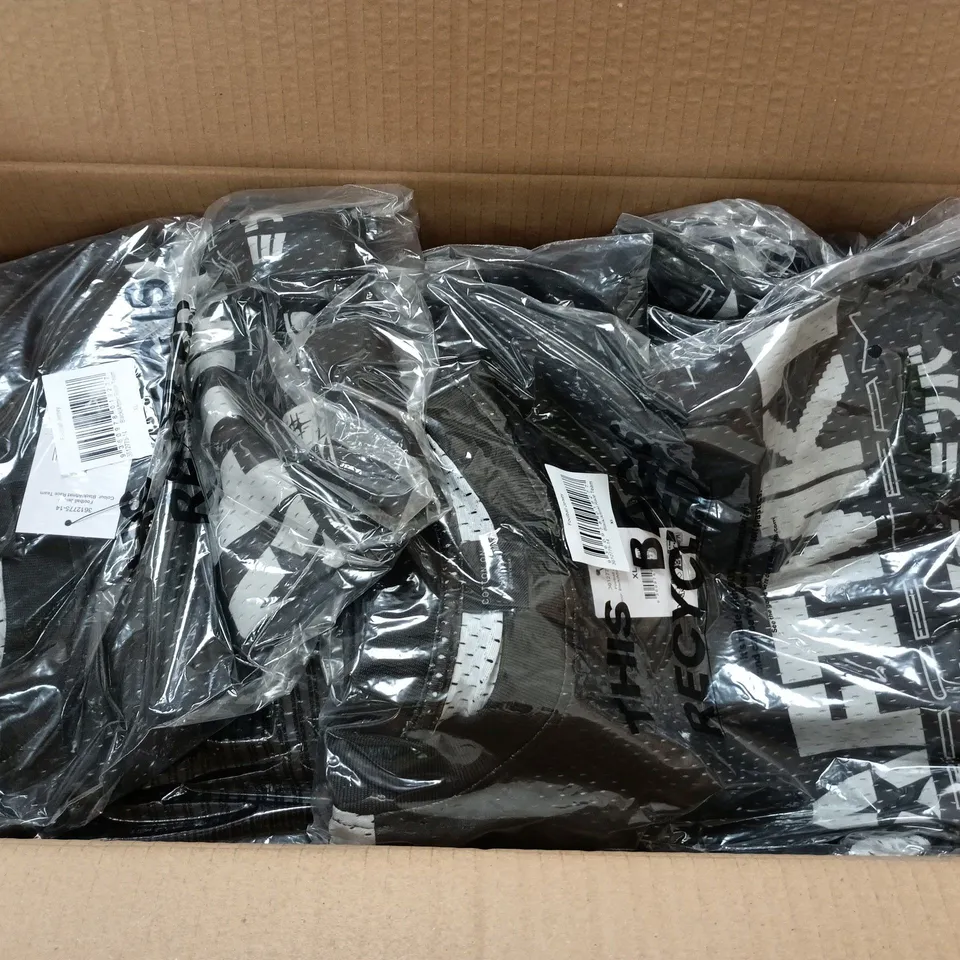 YS APPROXIMATELY 8 ASSORTED CLOTHING ITEMS IN VARIOUS SIZES, COLOURS & STYLES TO INCLUDE FOOTBALL JERSEYS , SOFT CROPPED FITTED T-SHIRT