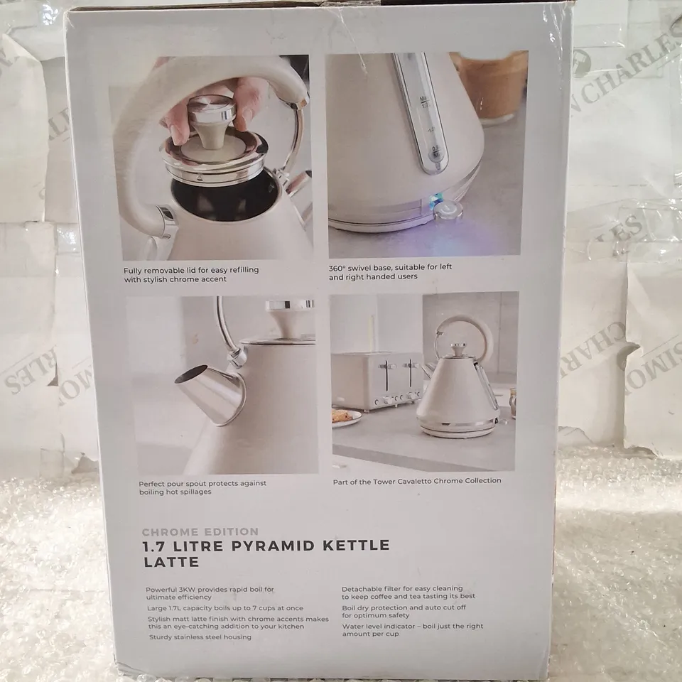 BOXED CAVALETTO CHROME EDITION 1.7 LITRE PYRAMID KETTLE LATTE