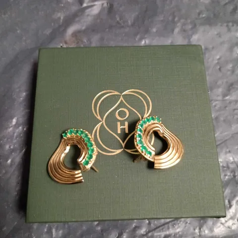 OTTOMAN HANDS LONDON GOLD-TONE HOOP EARRINGS WITH GREEN STONES