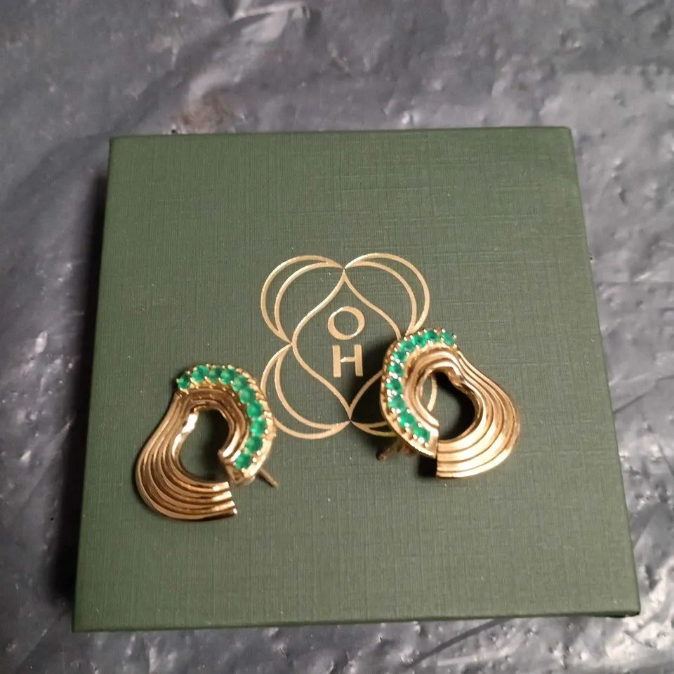 OTTOMAN HANDS LONDON GOLD-TONE HOOP EARRINGS WITH GREEN STONES