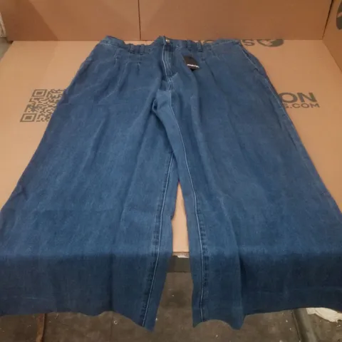 BOX CONTAINING APPROXIMATELY 15 BRAND NEW SIMPLY BE MID BLUE WIDE LEG TROUSERS - SIZE 20R