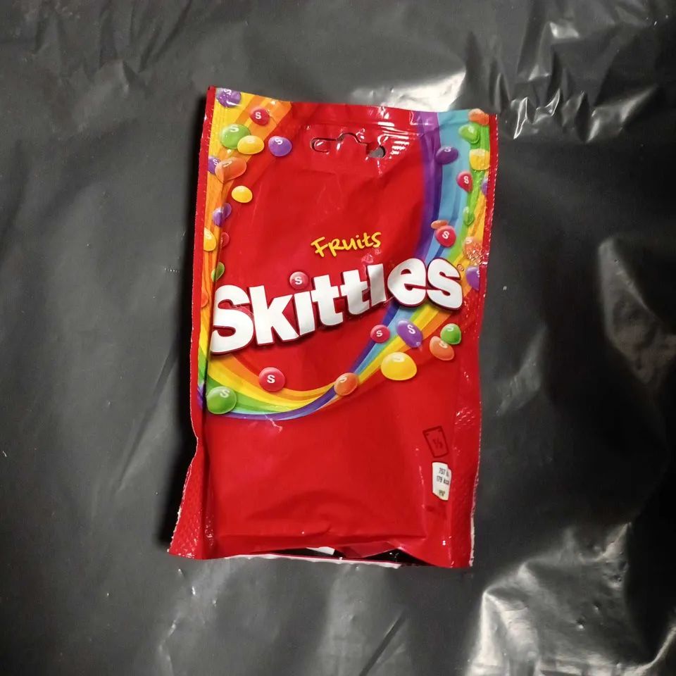 APPROXIMATELY 15 ASSORTED FOOD AND DRINK ITEMS INCLUDING PREMIUM HAGGIS , ORGANIC GREEN TEA AND SKITTLES