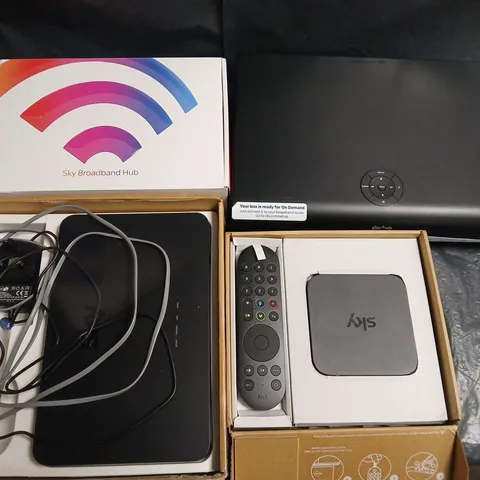 LOT OF 5 ASSORTED HOME NETWORKING ITEMS TO INCLUDE SKY PUCK AND SKY+ HD SET TOP BOX