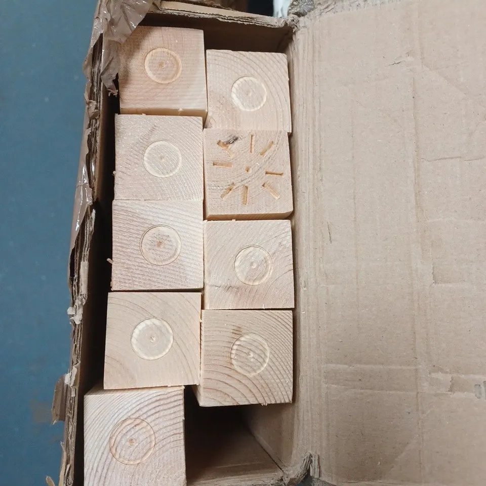 LOT OF 10 WOODEN SPINDLES