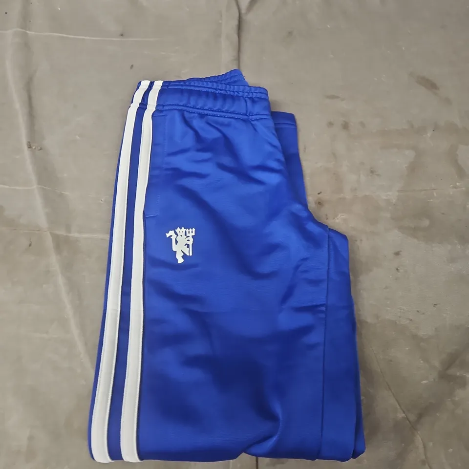 ADIDAS X MANCHESTER UNITED JOGGERS - SIZE 7/8 YEARS