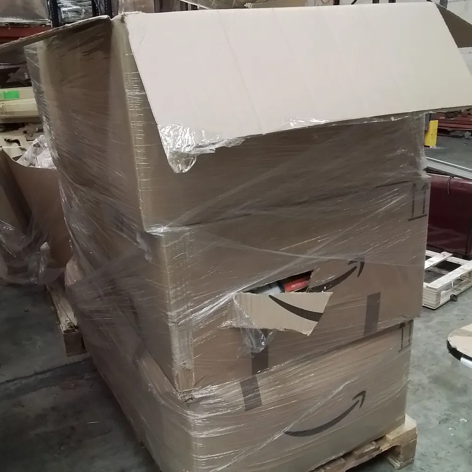 PALLET CONTAINING A LARGE QUANTITY OF PHONE CASES,SCREEN PROTECTORS 