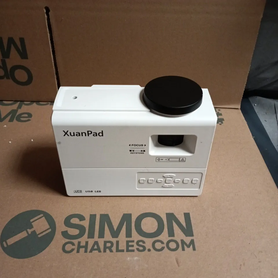 XUANPAD MINI PROJECTOR – WHITE