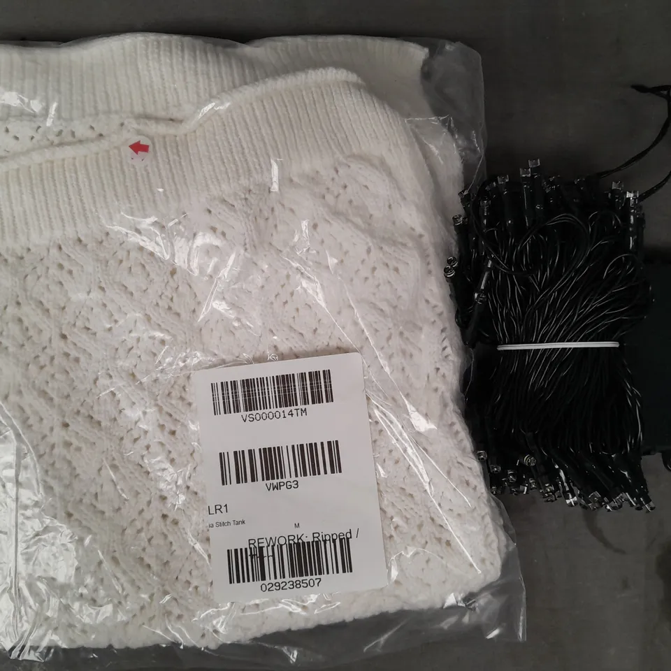 BOX OF 5 ASSORTED HOUSEHOLD ITEMS TO INCLUDE STITCH TANK TOP IN WHITE SIZE UNSPECIFIED, DECORATIVE LIGHTS, ETC