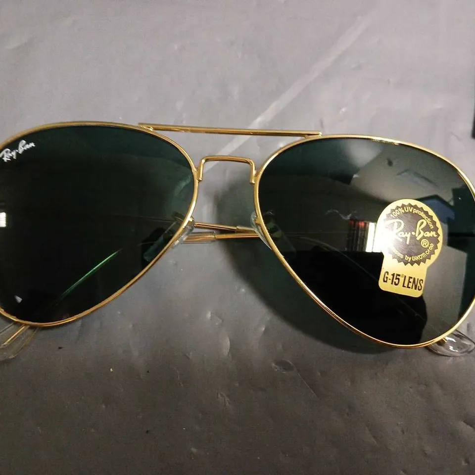 BOXED PAIR OF RAY BAN GLASSES WITH G-15 LENS IN CASE