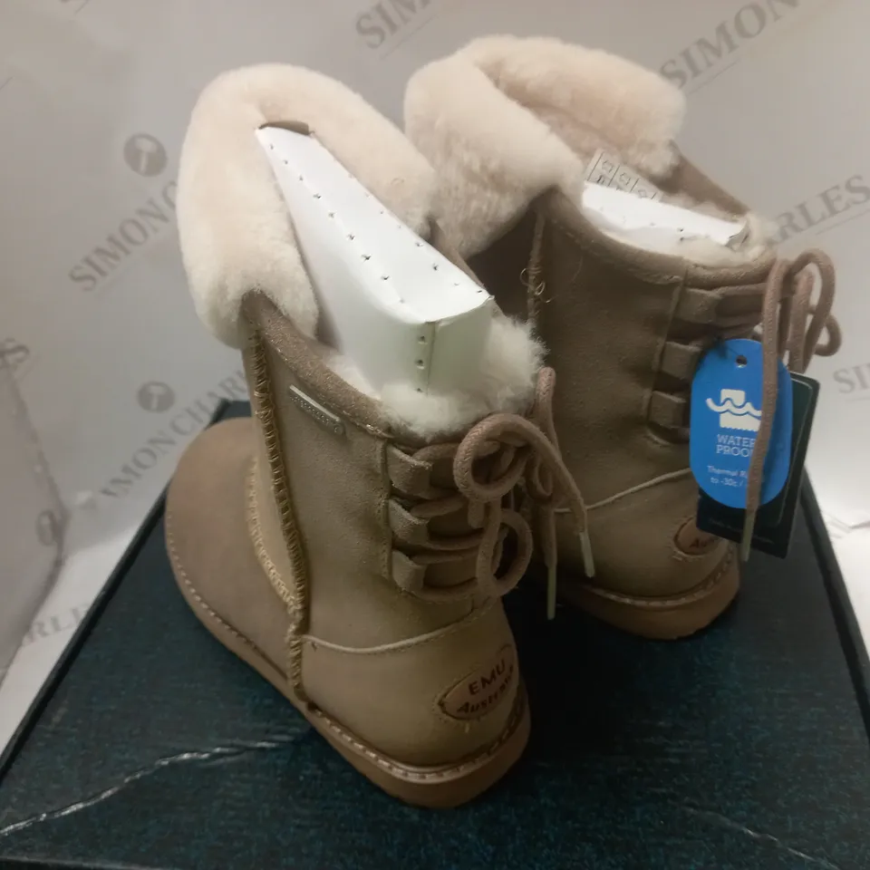 BOXED CHAMPIGNON LEATHER BOOTS - SIZE 5