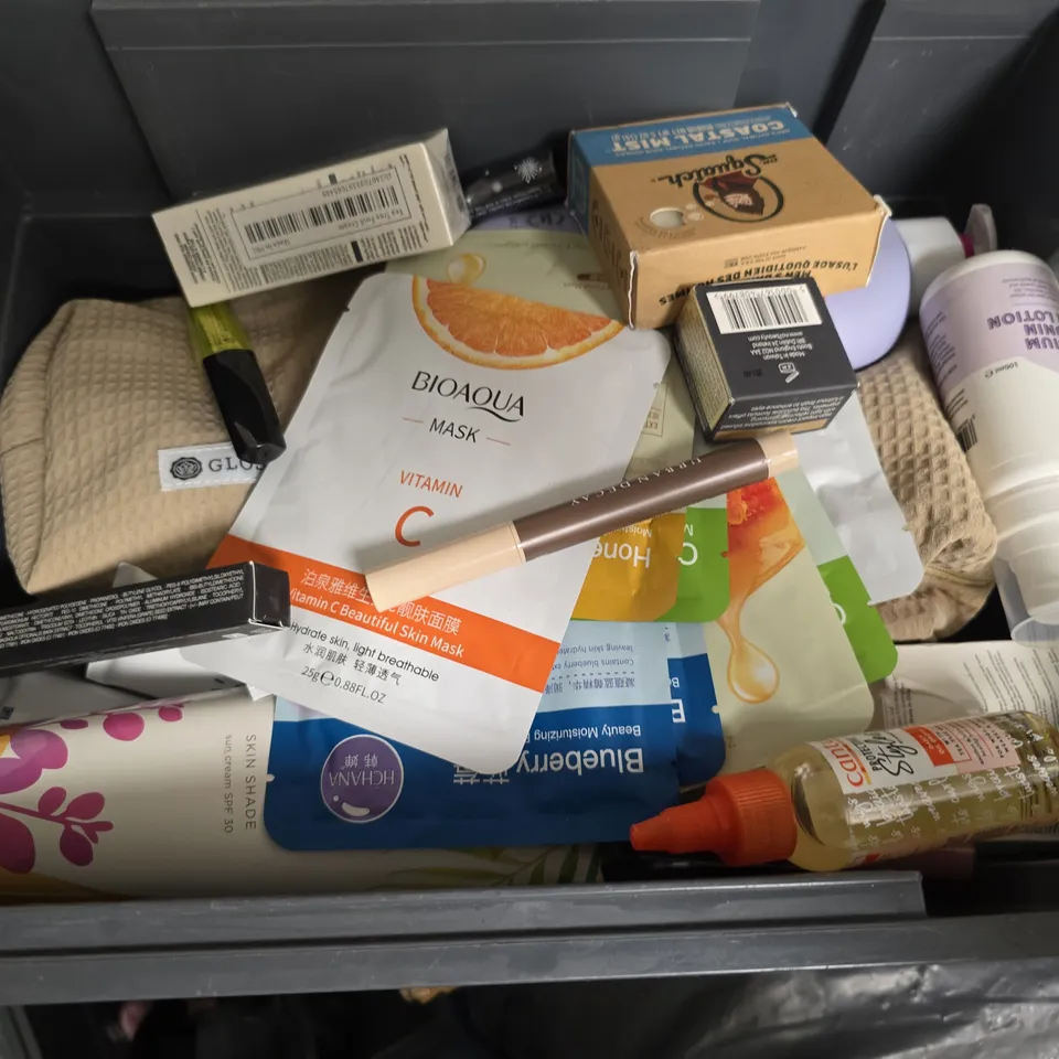 APPROXIMATELY 20 ASSORTED COSMETICS ITEMS TO INCLUDE SOOTING LOTION , SKIN FRESHENER , FACE LIFT , ETC 