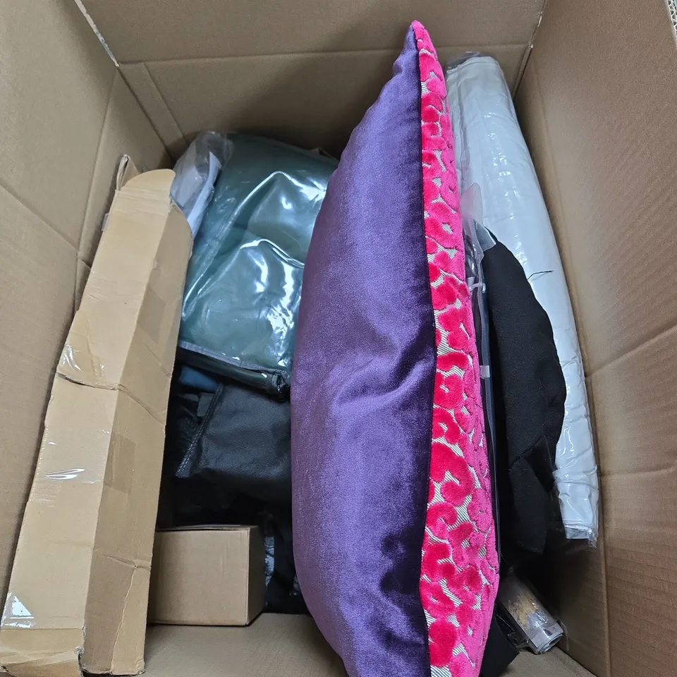 BOX OF APPROXIMATELY 15 ASSORTED HOUSEHOLD ITEMS TO INCLUDE MICHAEL VAN GERWEN PICTURE, HORSE COLLAR, DOOR CLOSER, RUCK SACK ETC