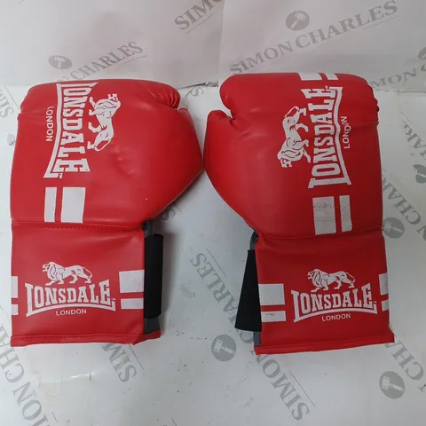 LIONSDALE LONDON BOXING GLOVES RED 