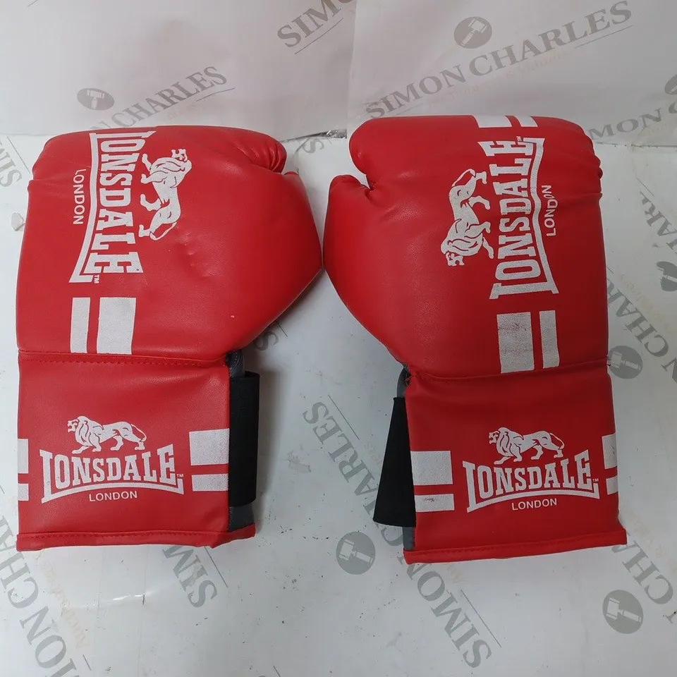 LIONSDALE LONDON BOXING GLOVES RED 