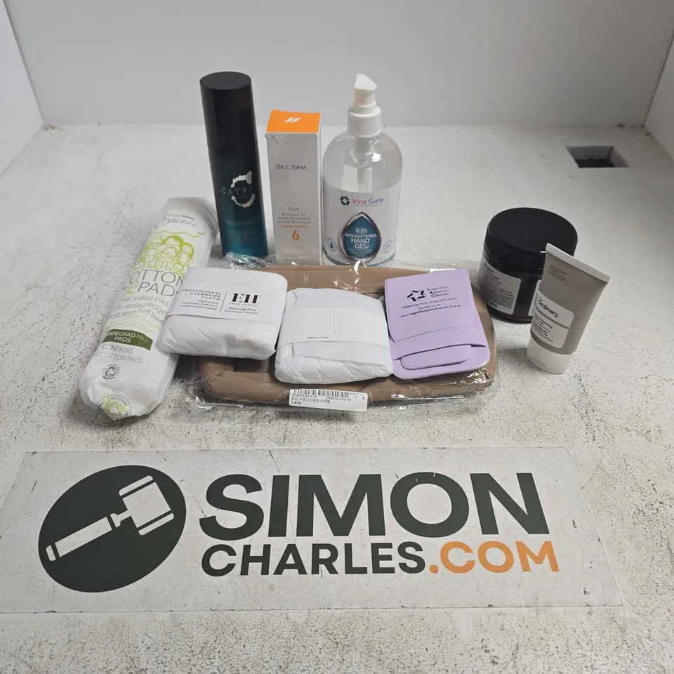 APPROXIMATELY 15 ASSORTED HEALTH & BEAUTY PRODUCTS TO INCLUDE THE ORDINARY NATURAL MOISTURISING FACTORS, DAVINES ALCHEMIC CONDITIONER, DR.C.TUNA SUN BRONZING OIL, ETC - COLLECTION ONLY