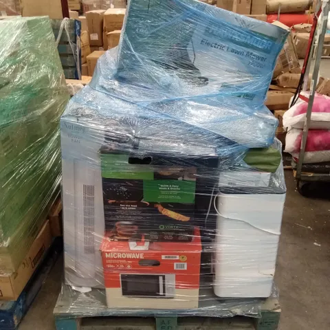 PALLET OF ASSORTED KITCHEN APPLIANCES AND GARDEN TOOLS TO INCLUDE; HAWKSMOOR LAWN MOWER, TOWER FANS, VORTX AIR FRYER, MICROWAVE TOASTERS, KETTLES, BLENDERS ETC