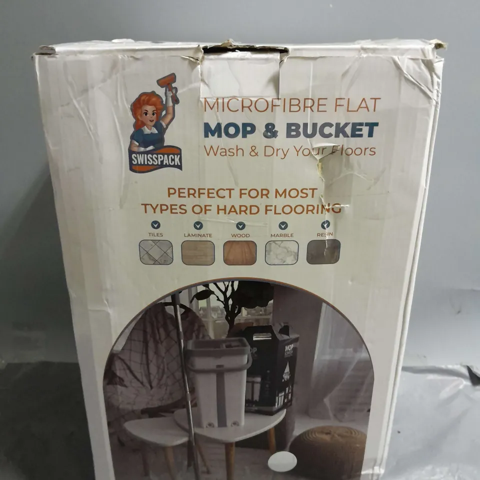 BOXED SWISSPACK MICROFIBRE FLAT MOP & BUCKET IN WHITE/GREY 
