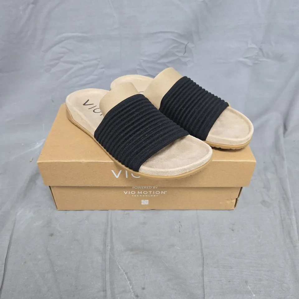 BOXED PAIR OF VIONIC EVIE KNIT SLIDER SANDAL - 5.5